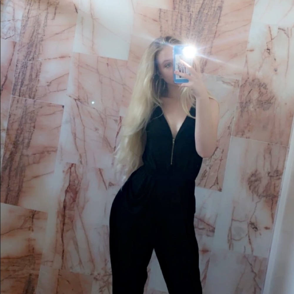 Meet your Posher, Riley - Picture 2 of 7